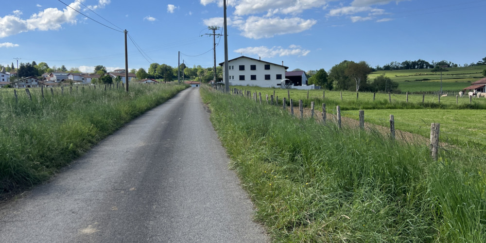 fond de commerce à IHOLDY (64640)